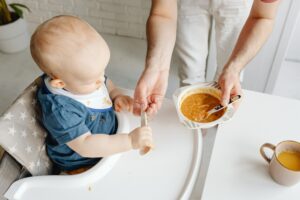 אפשרויות מזון בריא לתינוקות בני 6 חודשים 