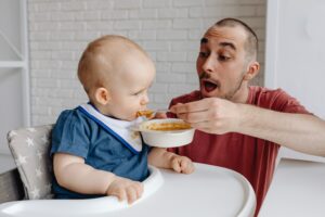 גלה את המזונות הטובים ביותר לבני 6 חודשים, רעיונות לאוכל לתינוקות בני 6-8 חודשים 