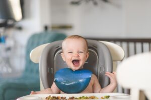 גלה את המזונות הטובים ביותר עבור ילדים בני 6 חודשים, אבני דרך התפתחותיות של תינוקות 